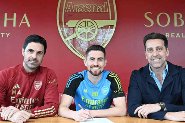 Arsenal je produžio ugovor s veteranom Jorginhom Frellom na još godinu dana